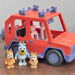 BLUEY HEELER 4WD FAMILY VEHICLE Orange Jeep Toy Car Van Toy Figures x 3 OPENS!
